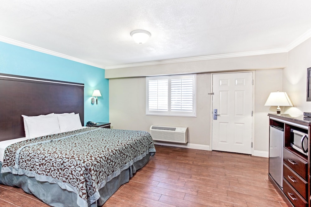 Cabana Inn & Suites 9/22