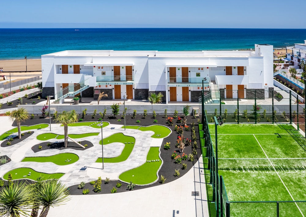 Hotel Lava Beach 7/56