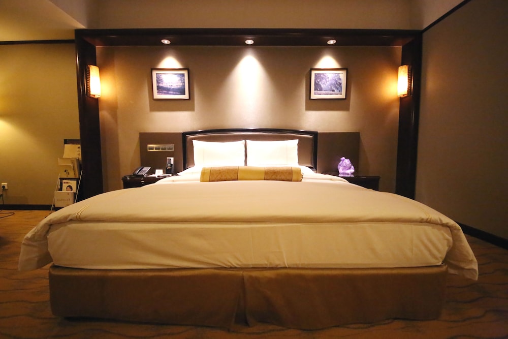 Empark Grand 17/61
