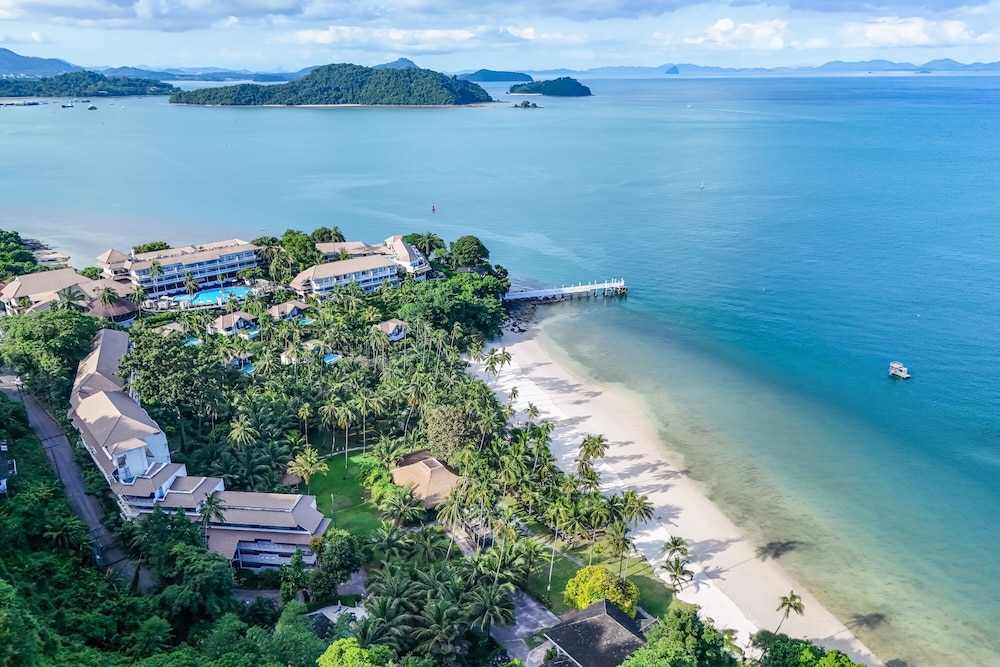 Cape Panwa Hotel 65/68