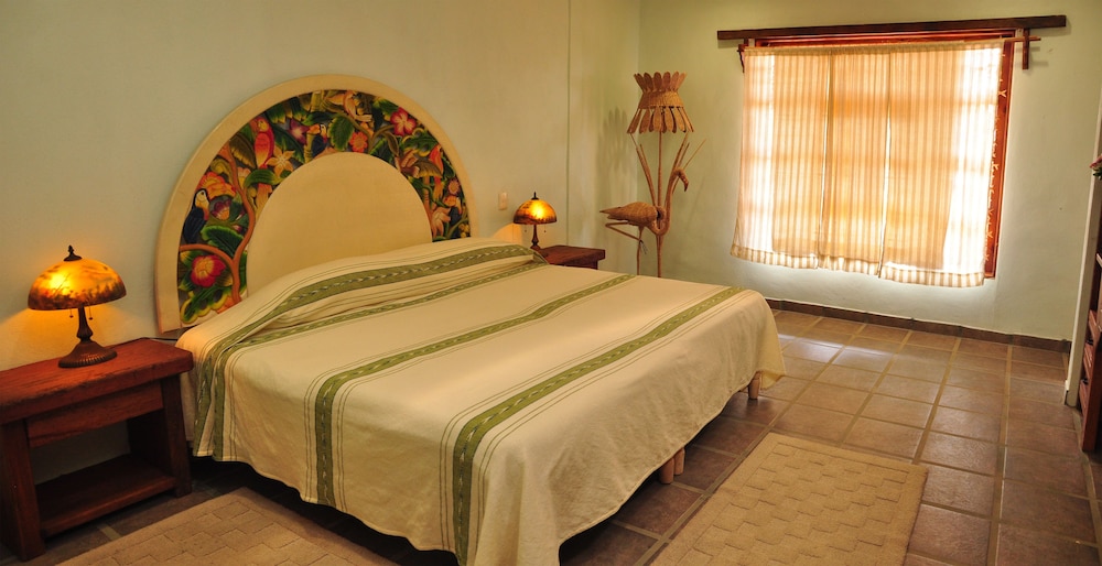 Eco Hotel Ixhi 44/74