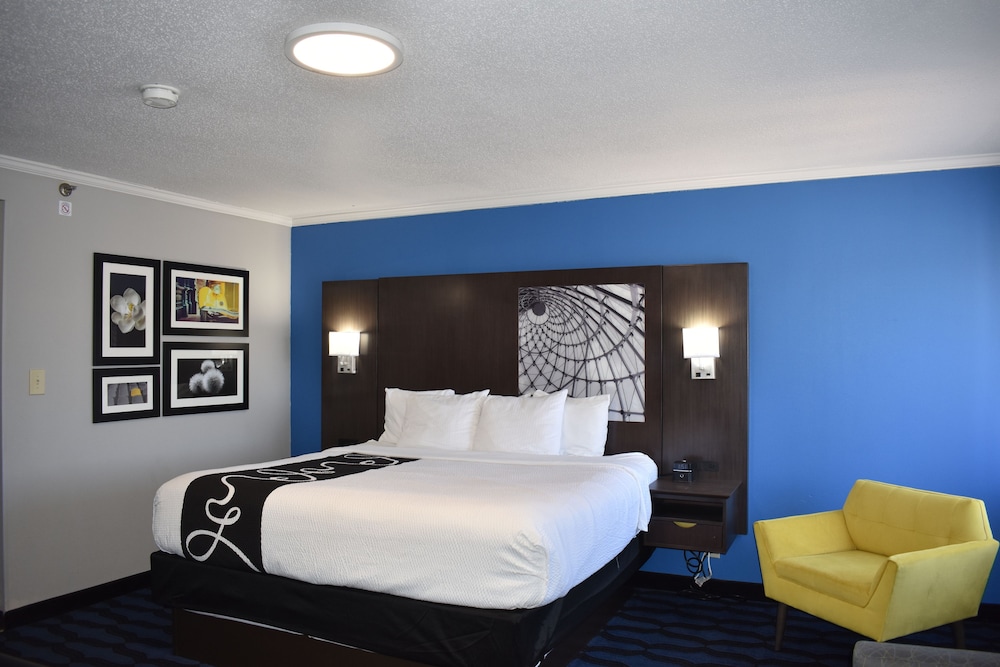 La Quinta Inn St Louis Hazelwood Airport North 30/59
