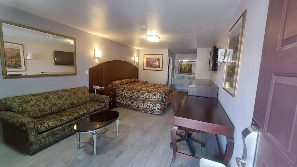 Regency Inn Norco 25/42