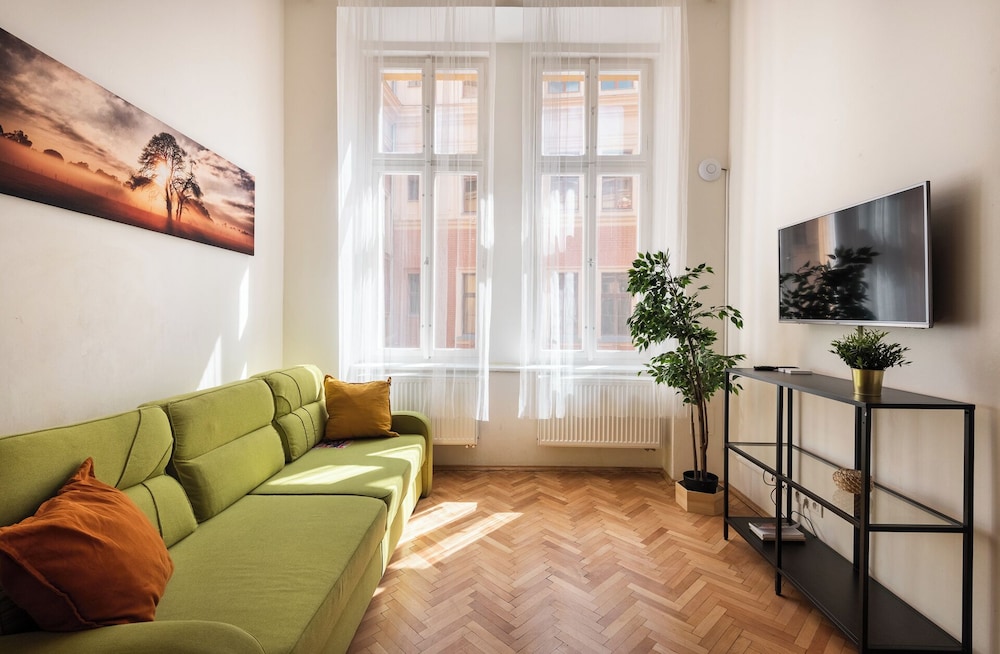 Hybernska Apartments 35/50