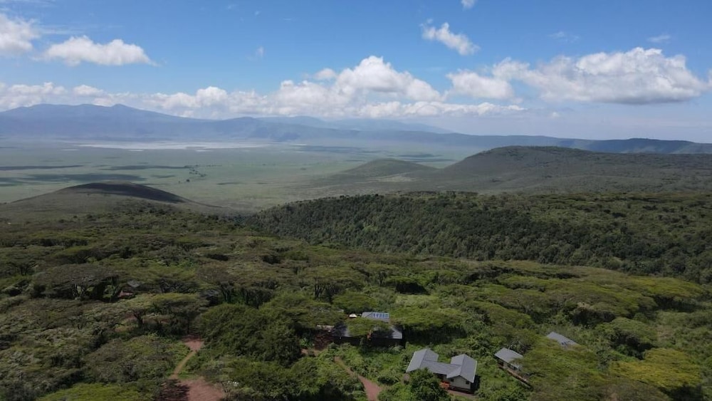 Karibu Camps and Lodges Lions Paw Ngorongoro 61/68