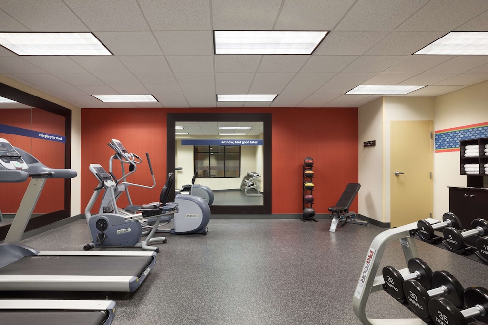 Hampton Inn and Suites Hartford/East Hartford 28/50