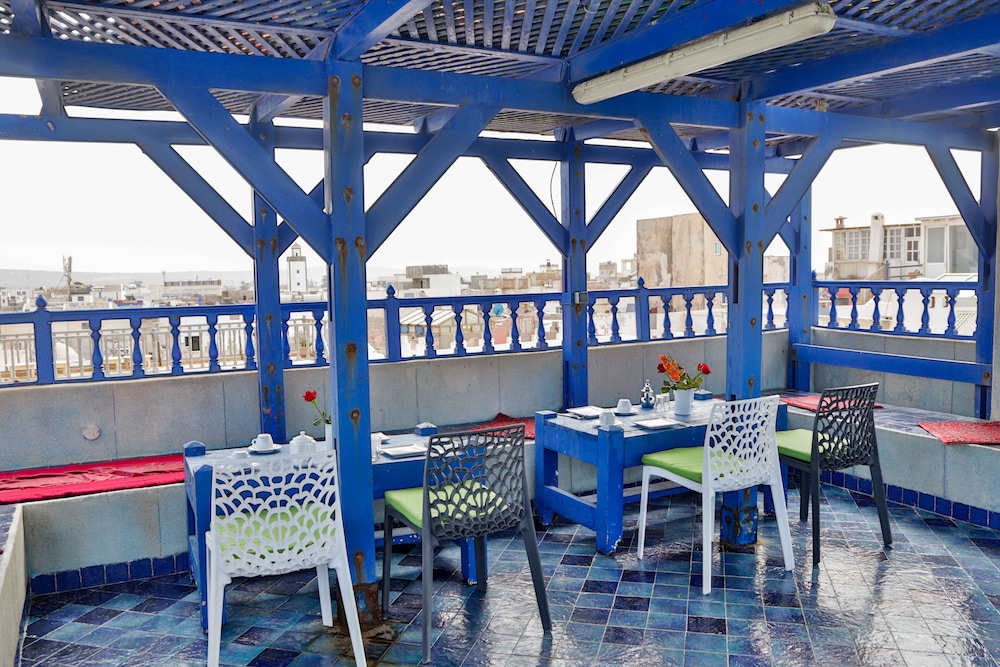 Riad Al Khansaa 59/70