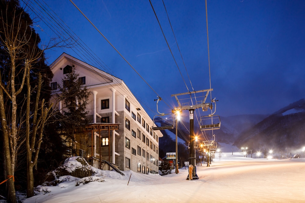 Condominium Hakuba Goryu 4/50