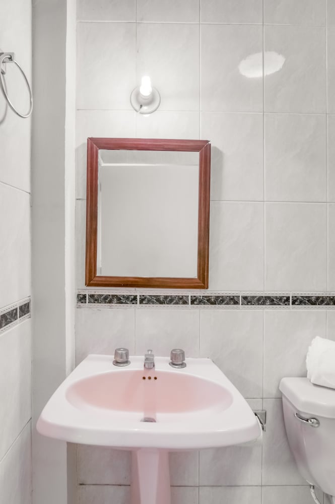 Boca Inn Hotel &amp; Suites 58/66