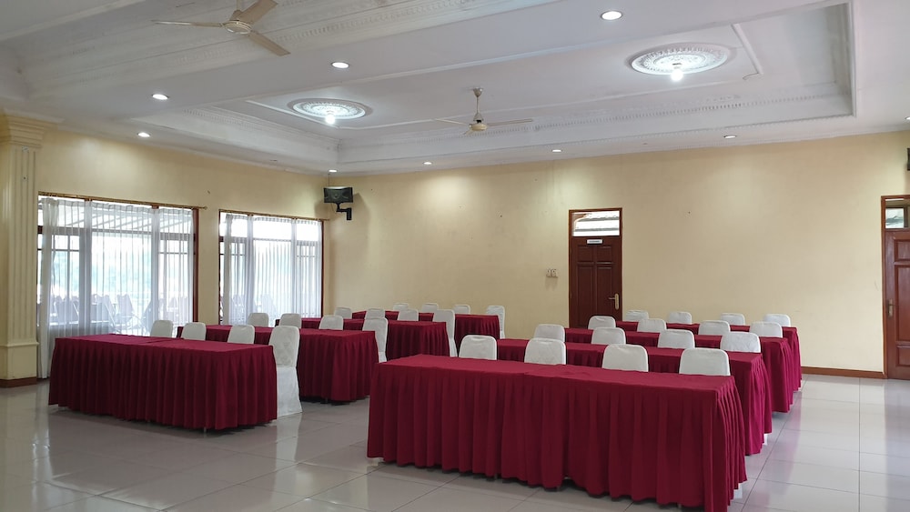 Aries Biru Hotel and Villa 32/49