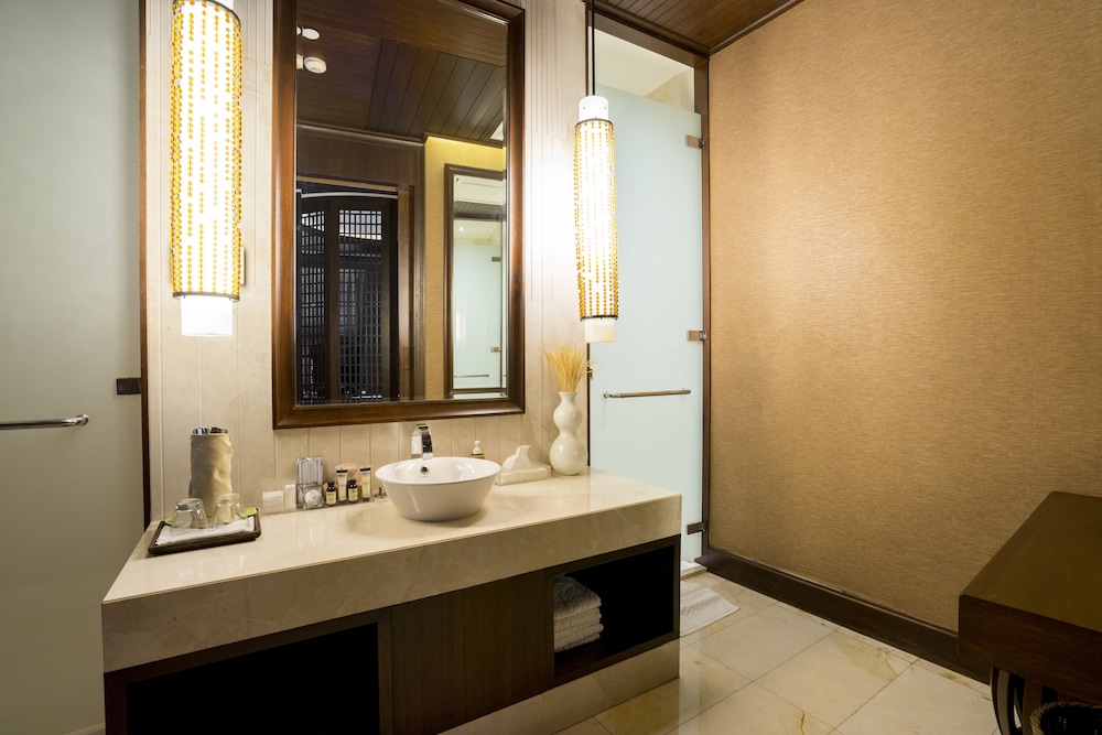 Hilton Bangkok Grande Asoke 12/59