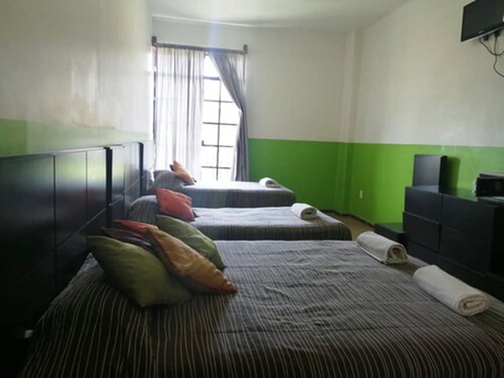 Amigo Suites Hotel 13/43