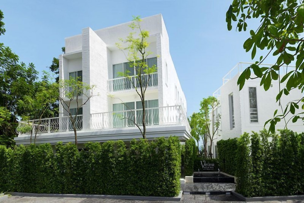 Verano Beach Villa 4/56