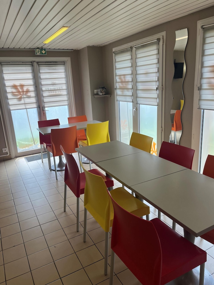 Hotel Premiere Classe Niort Est - Chauray 48/57