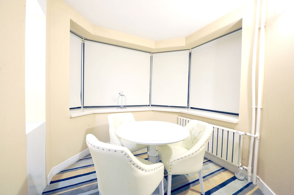 Grand Nora Hotel 48/49