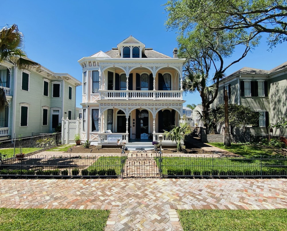 Coppersmith Inn Bed and Breakfast 44/50