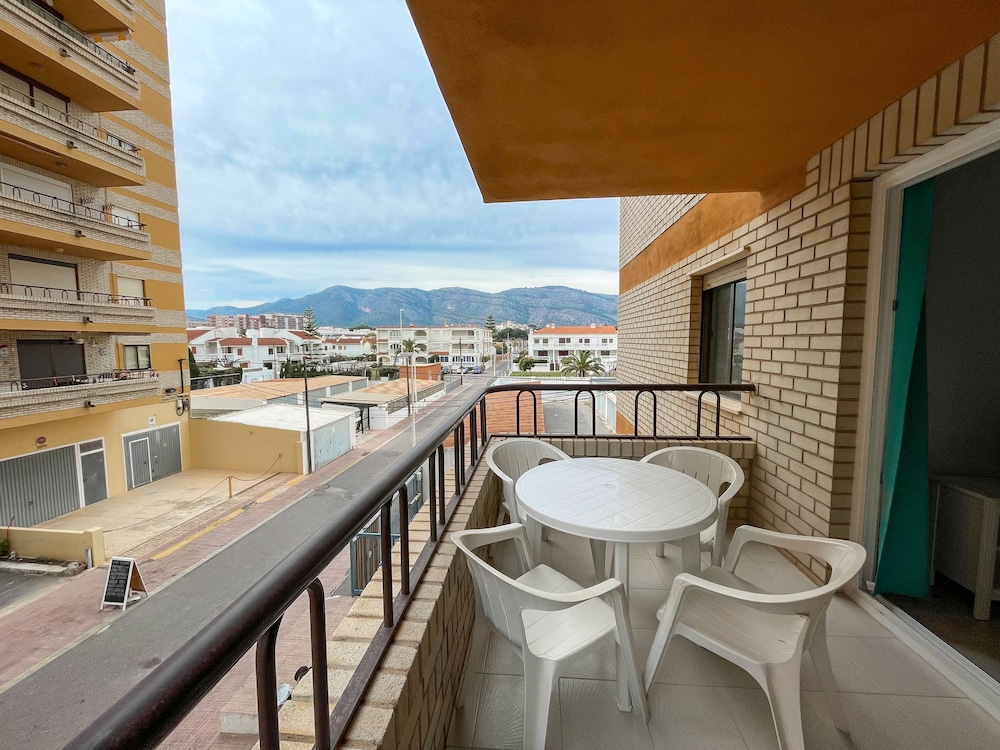 APARTAMENTOS BERNAT PIE DE PLAYA 3000 55/68