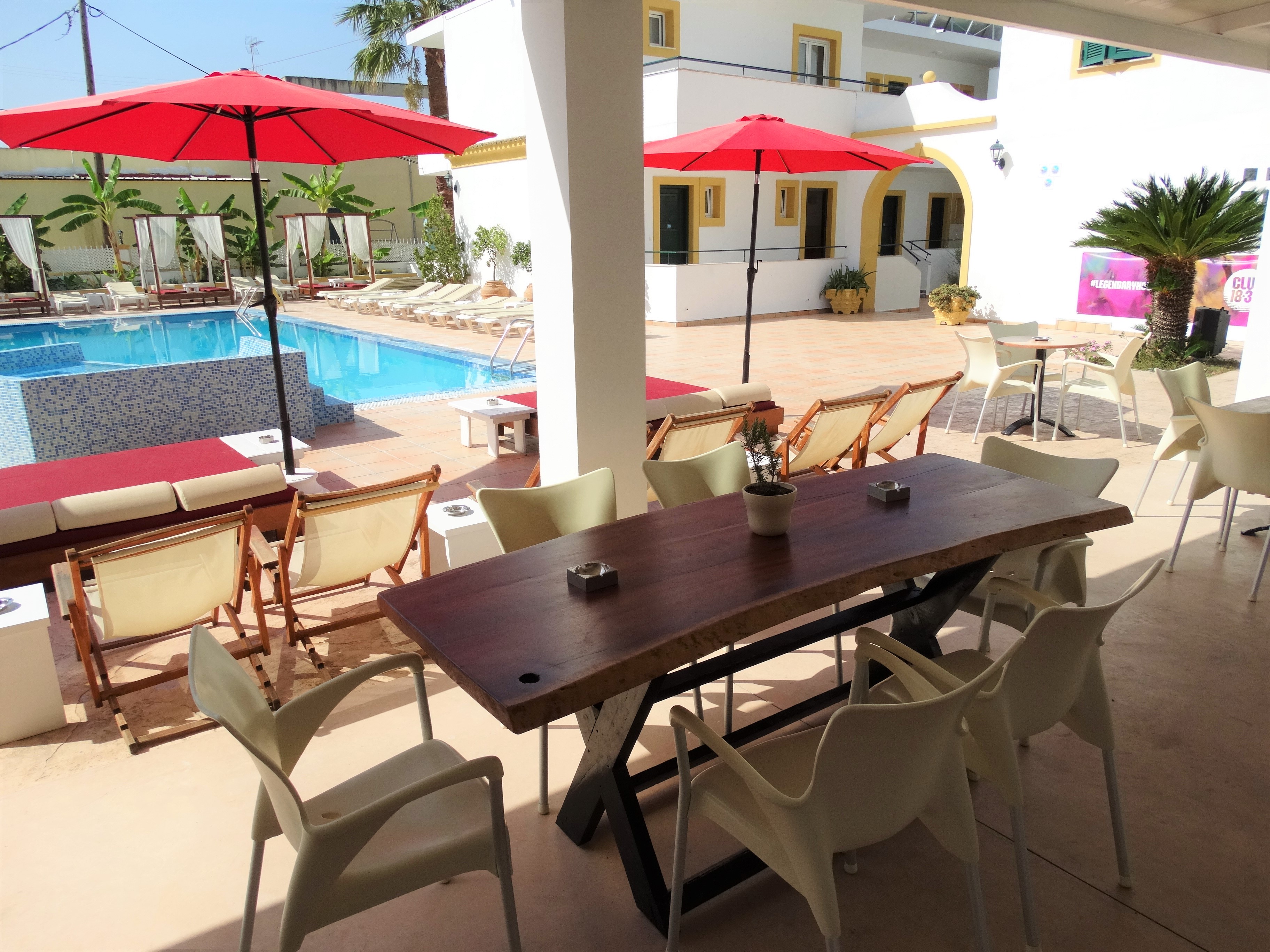 Oasis Beach Club 19/42