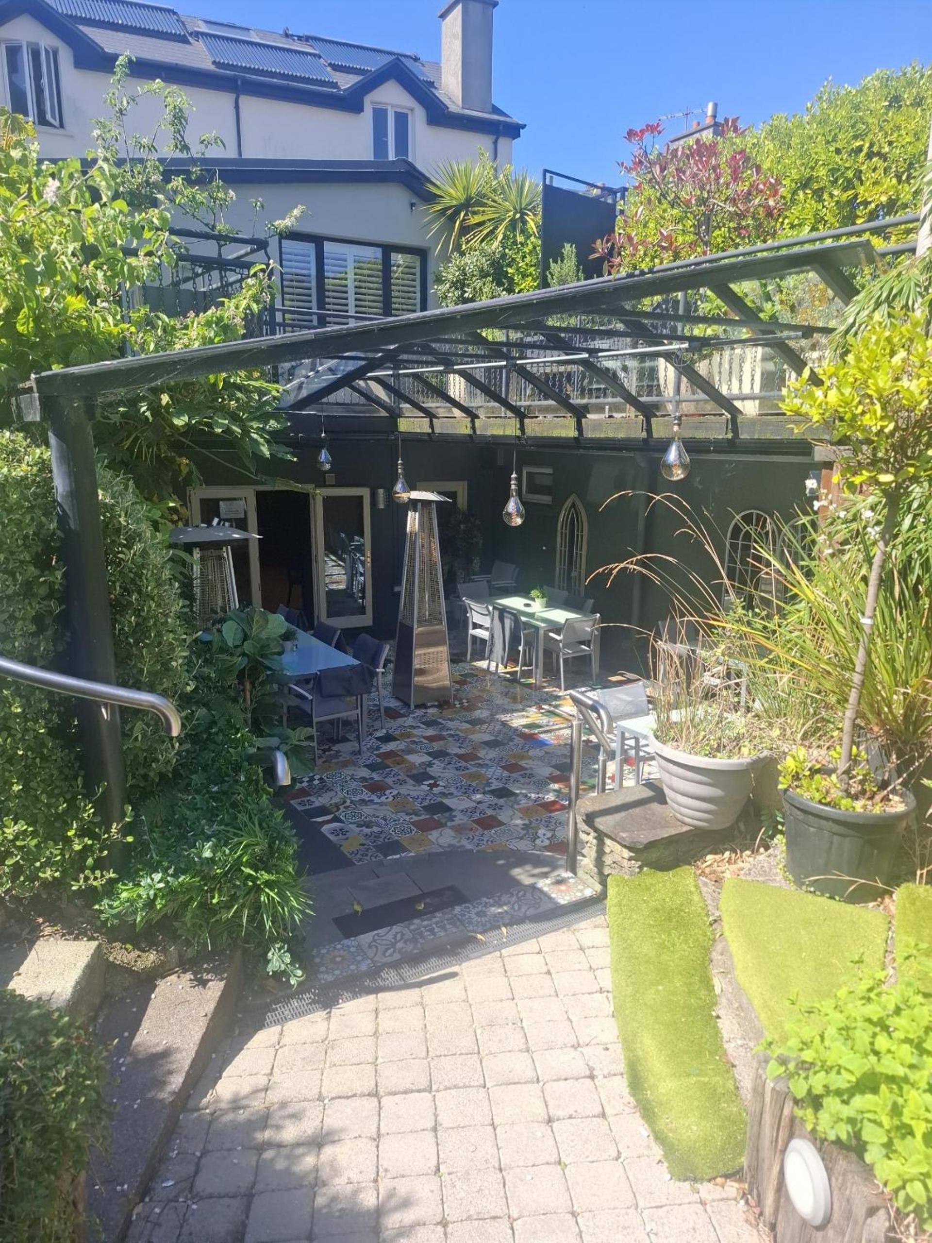 Quinlan & Cooke Boutique Townhouse 24/27