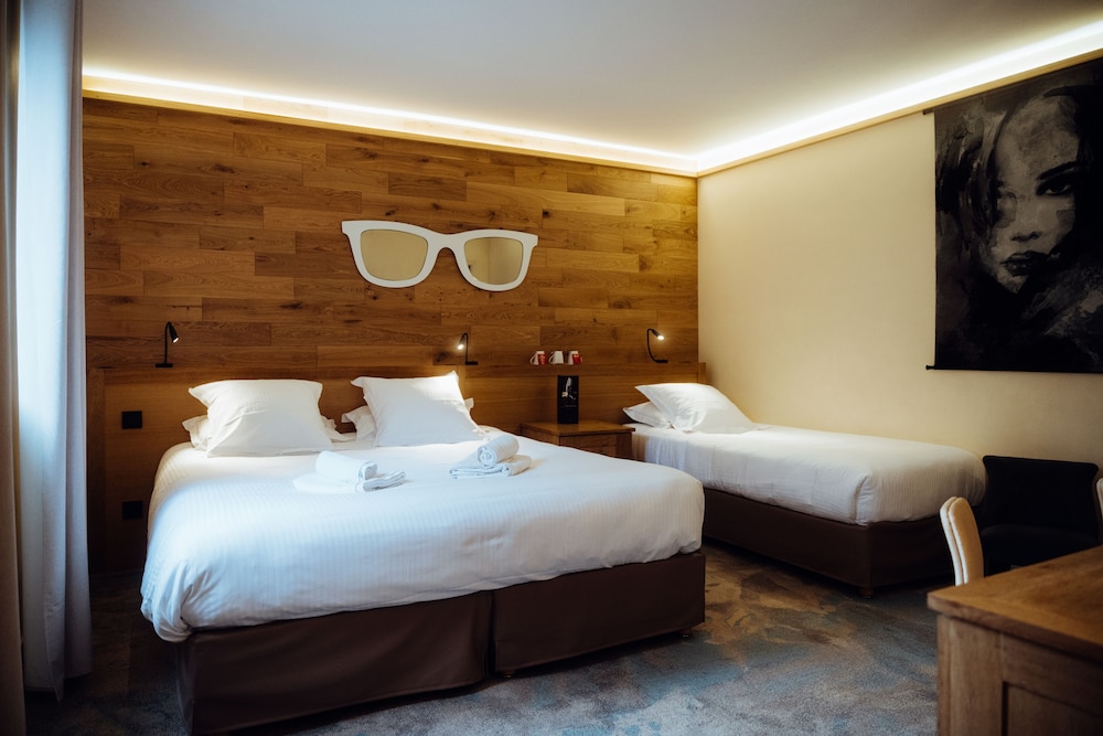 Hotel Du Dauphin Les Loges 14/50
