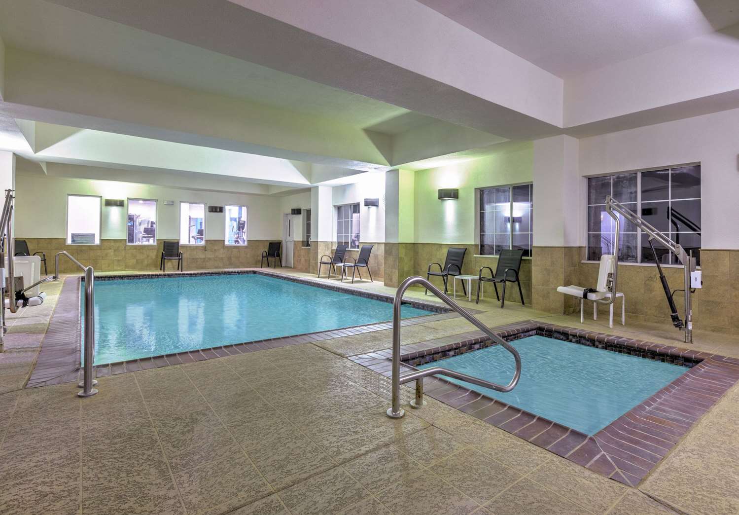 La Quinta Inn & Suites by Wyndham Fort Worth NE Mall 23/52