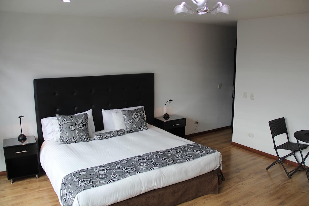 HOTEL SANTAFE REAL 6/23