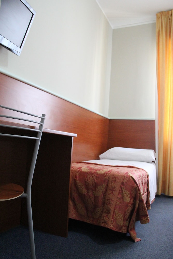 Hotel Dateo 11/63