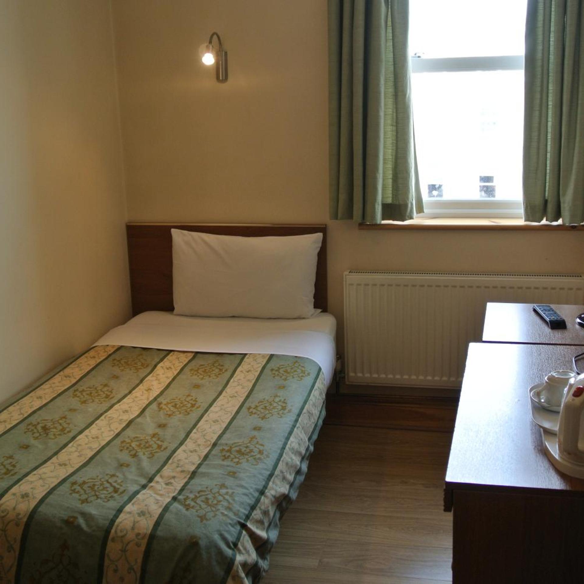 Carlton Hotel 32/53