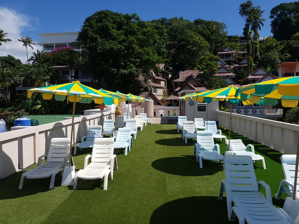 Kata Beachwalk Hotel And Bungalows 63/74