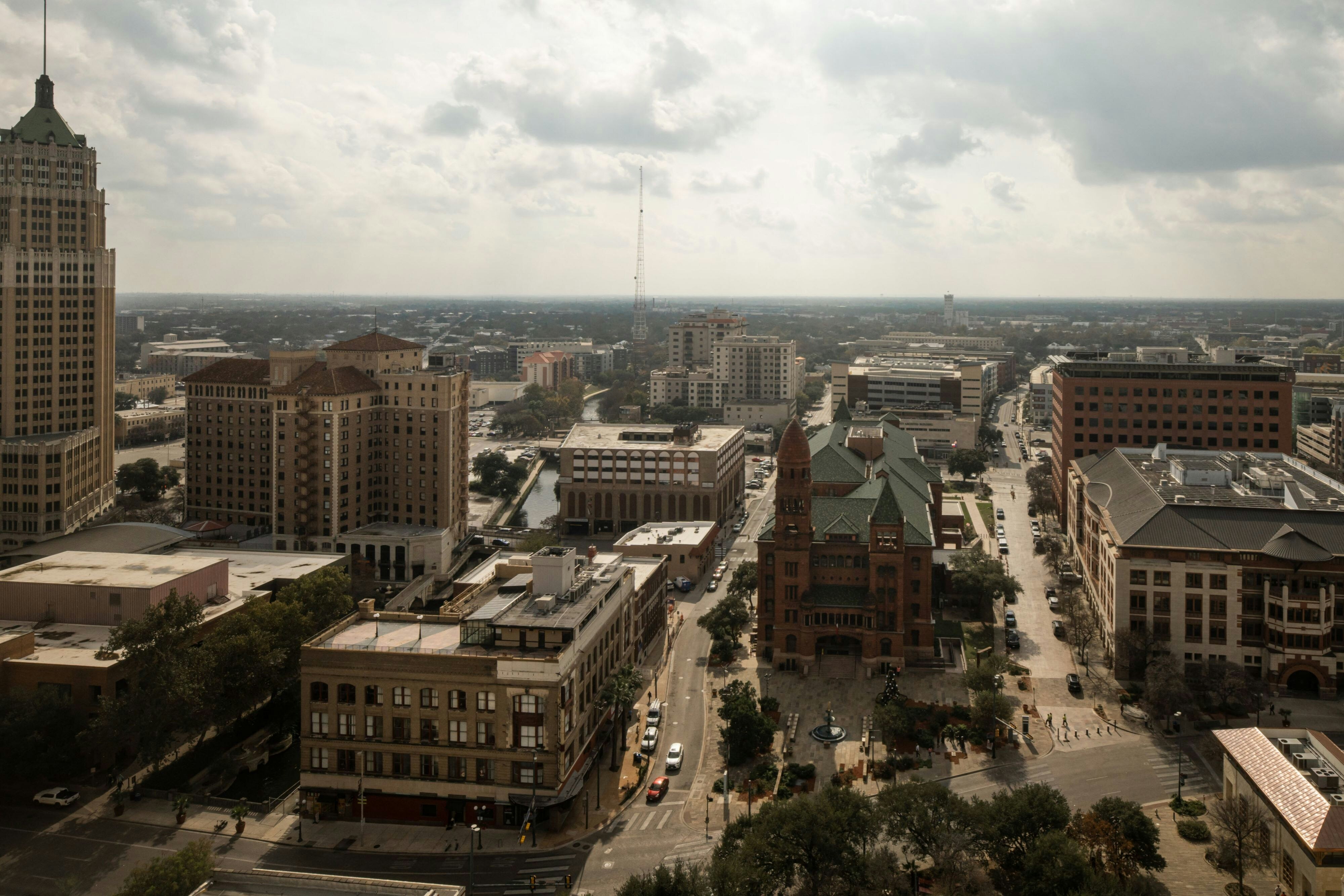 AC Hotel by Marriott San Antonio Riverwalk 2/9