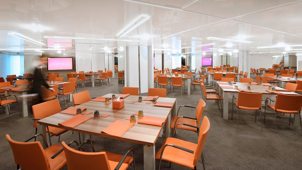 restaurant cafeteria
