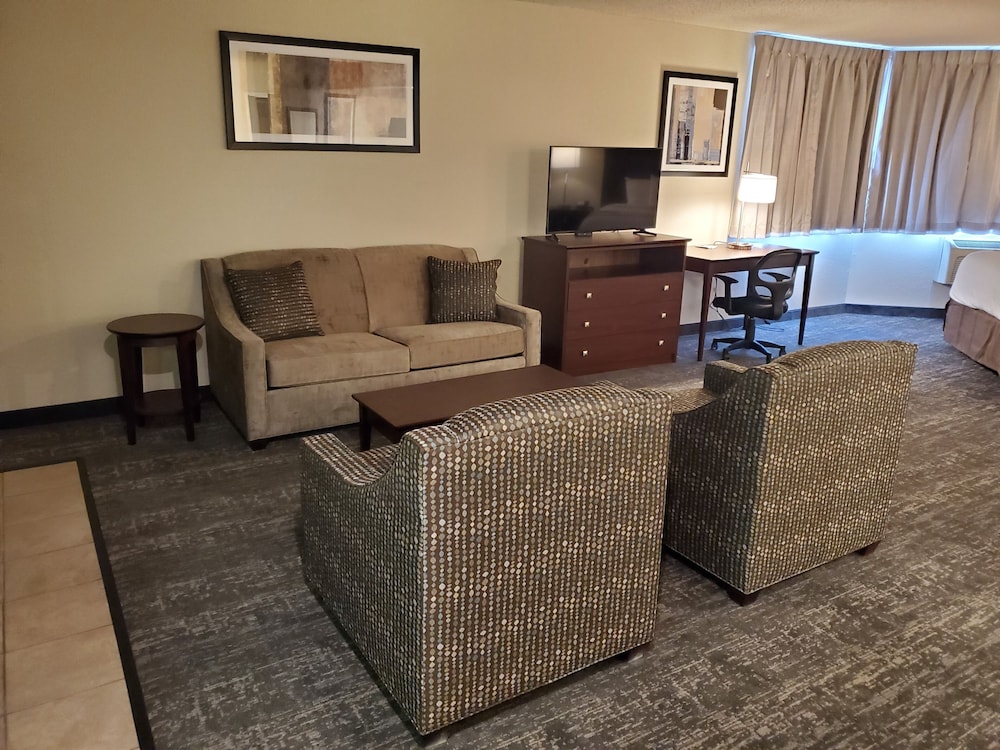 Cobblestone Suites Oshkosh 43/75
