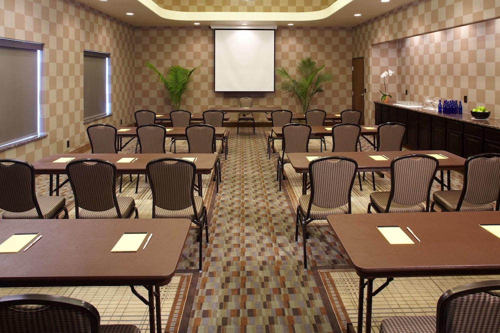 Best Western Plus Lackland Hotel & Suites 31/34