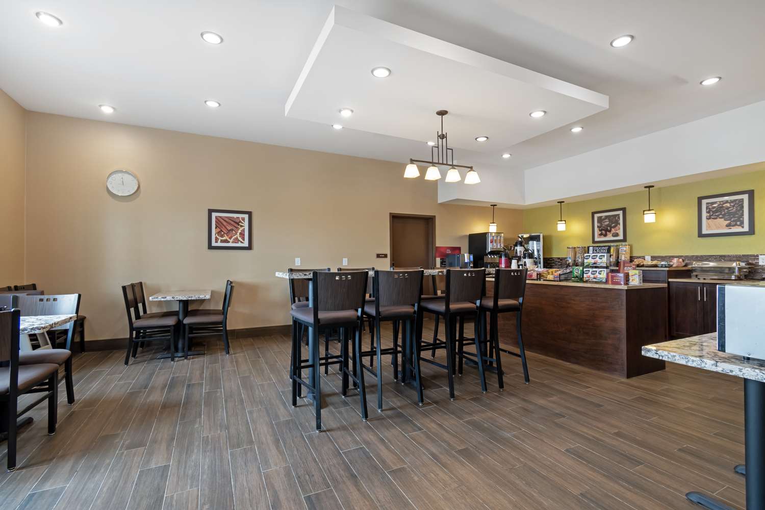Best Western Plus Moosomin Hotel 19/19