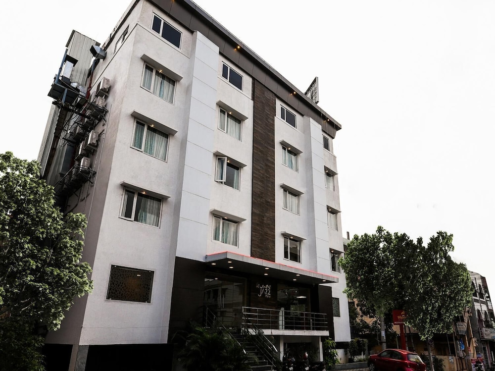 Rohini Jazz Hotel 4/29