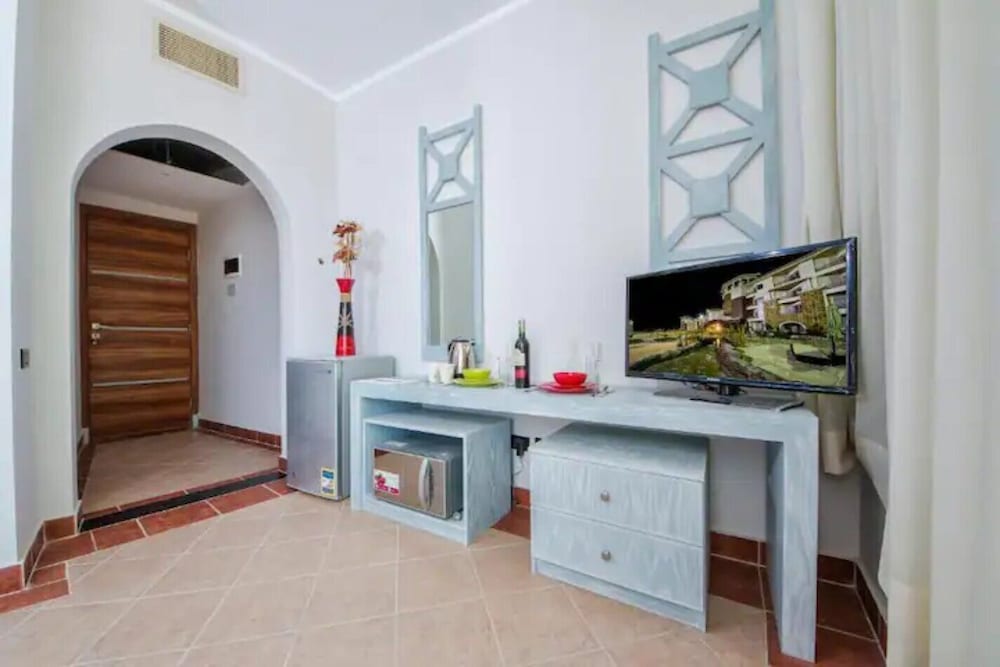 Royal Beach Serviced Apartments 26/75