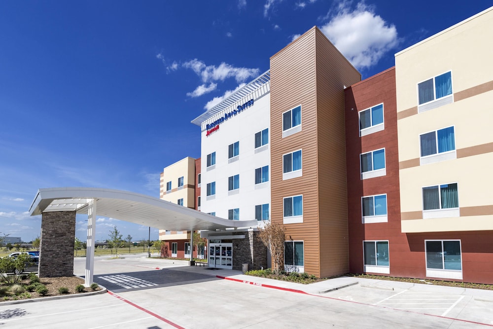 Fairfield Inn Suites Dallas Waxahachie 3/34