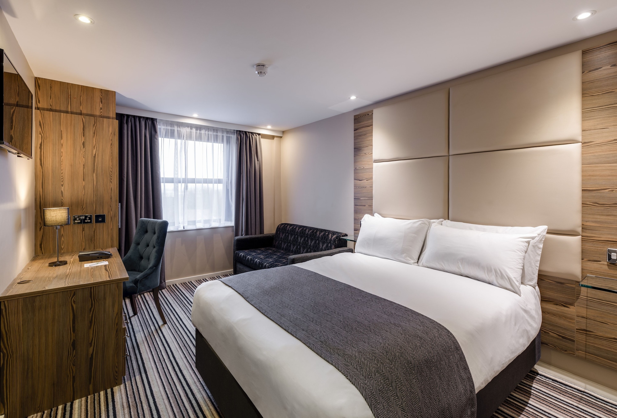 ROOM, TWIN BEDS