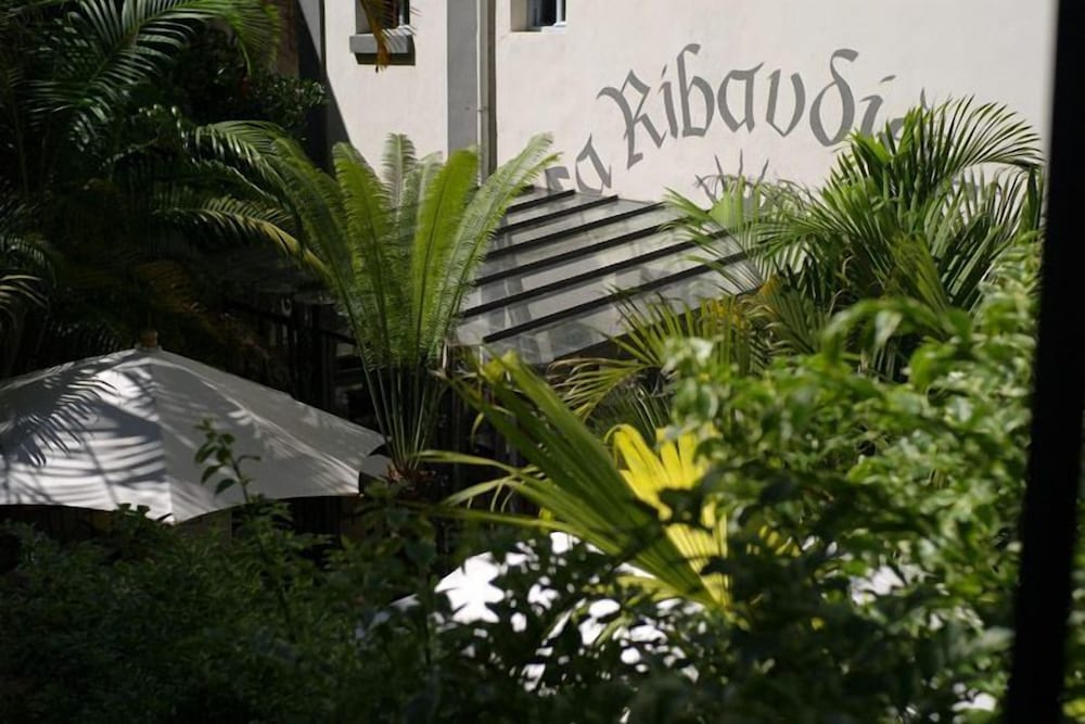 Hotel Restaurant La Ribaudière 43/49