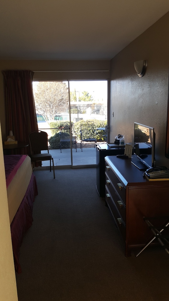 Lake Powell Canyon Inn 42/58