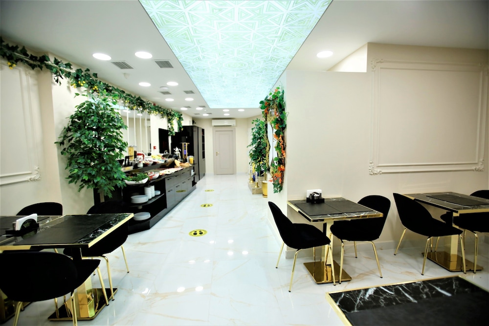 Omma Hotel 38/40