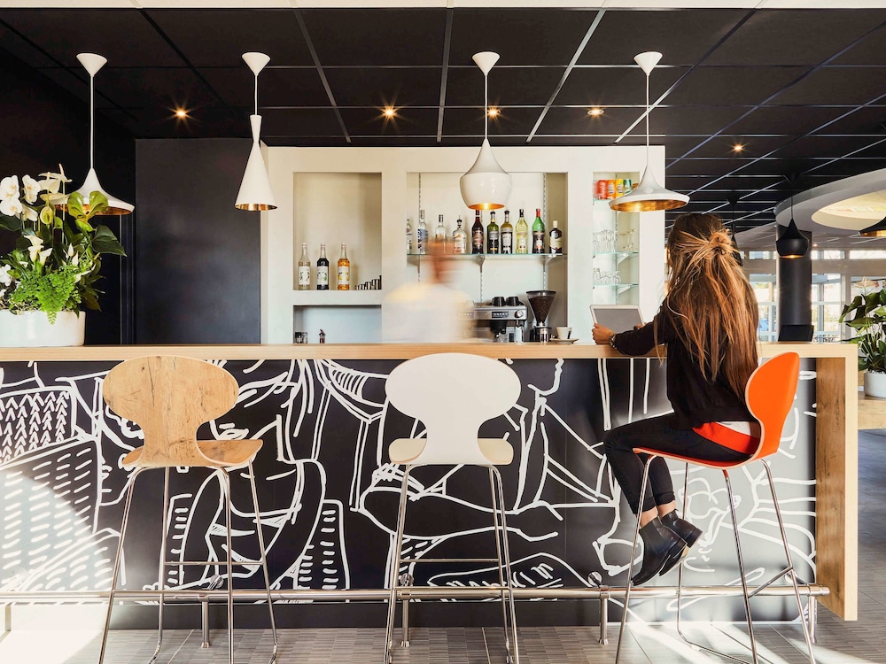 Ibis La Ciotat 59/74