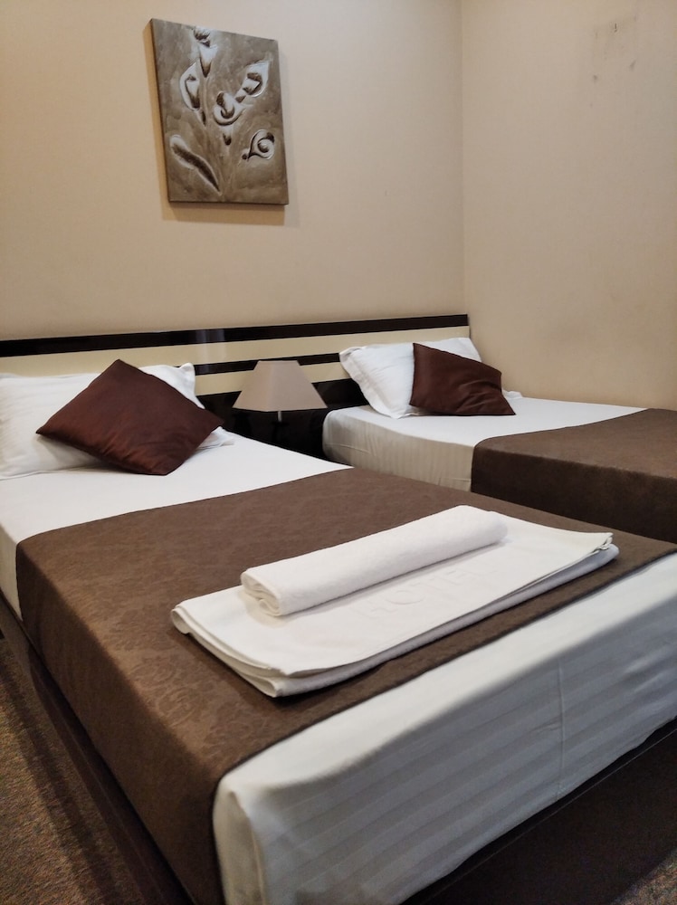 Diplomat Hotel Tbilisi 8/50