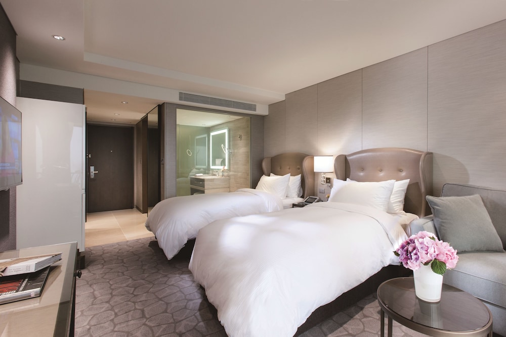 Paradise Hotel Busan 21/75