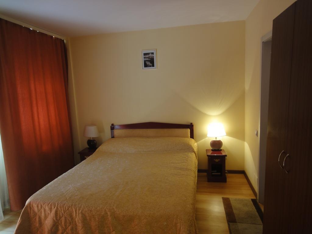Cantemir 13/50