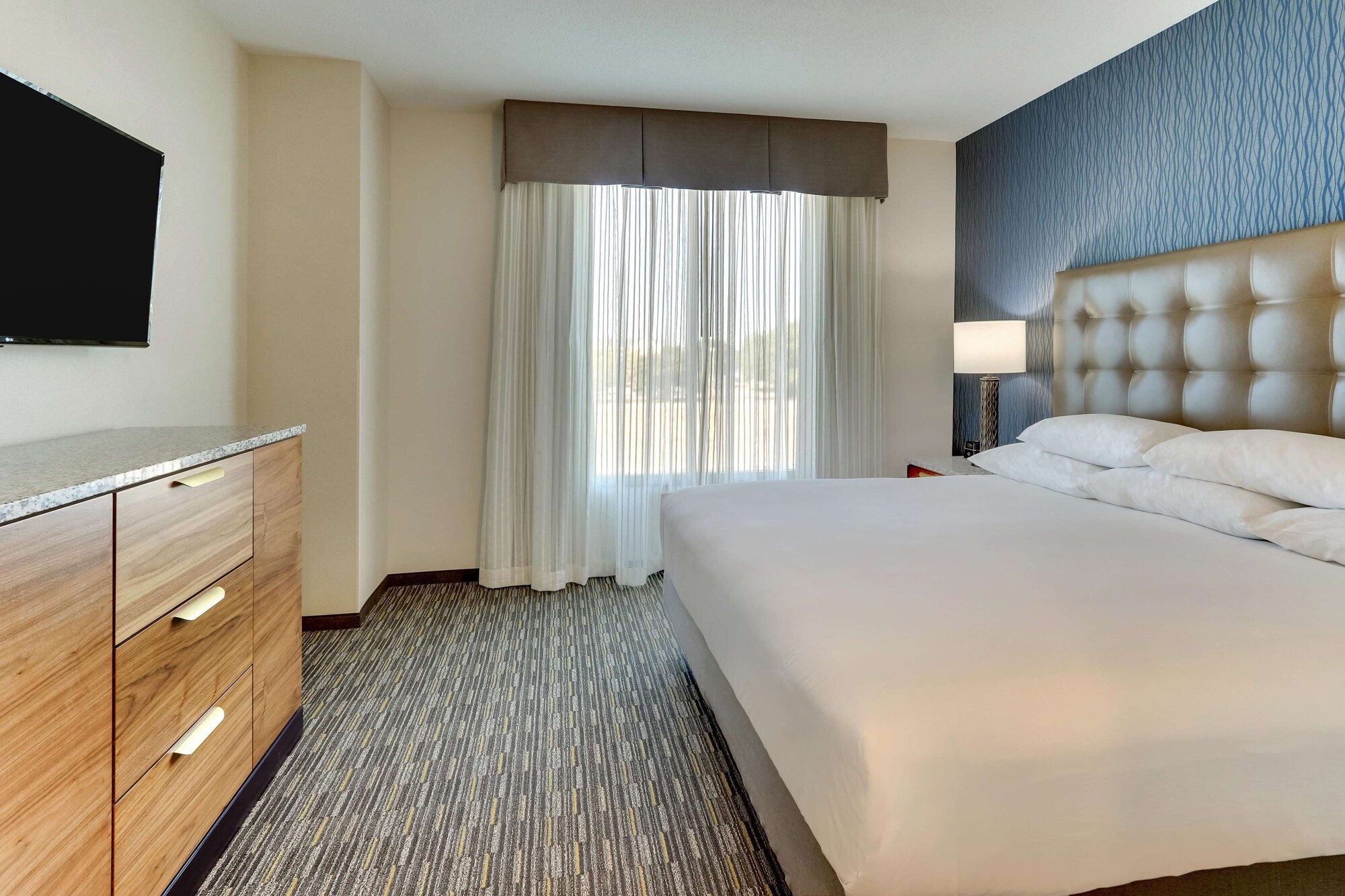 2 Rooms, Suite, King Bed, with View, Sofa, Accessible