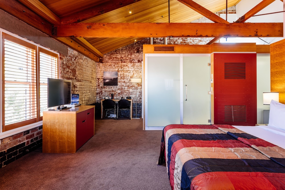 The Henry Jones Art Hotel 45/77