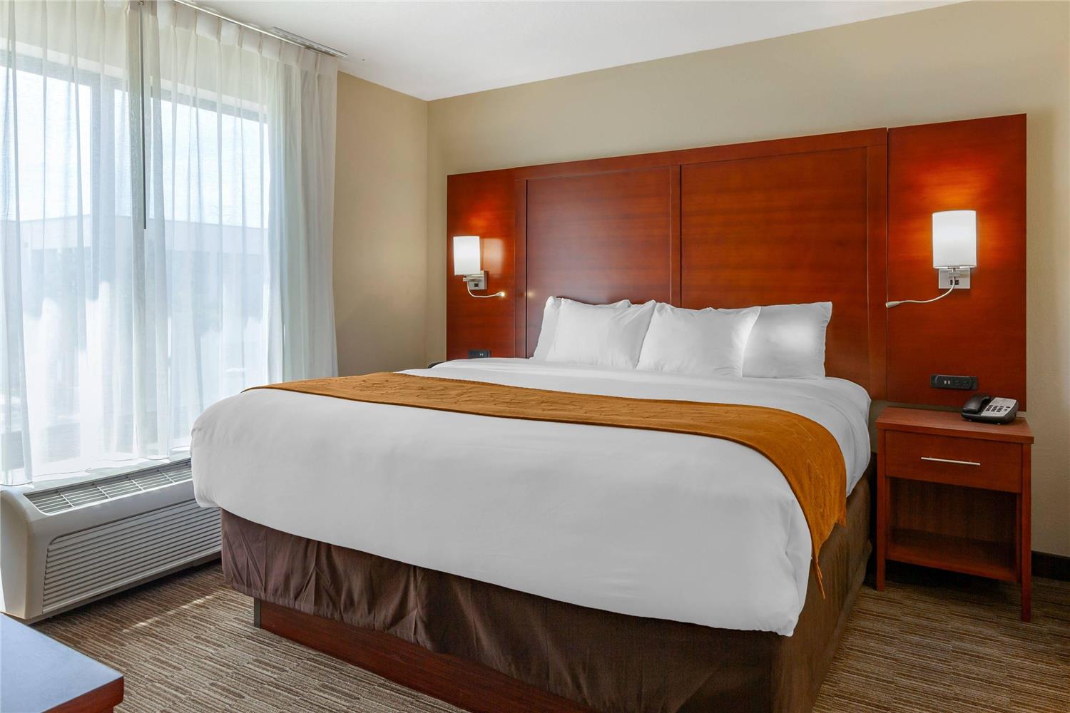 Efficiency, Suite, King Bed