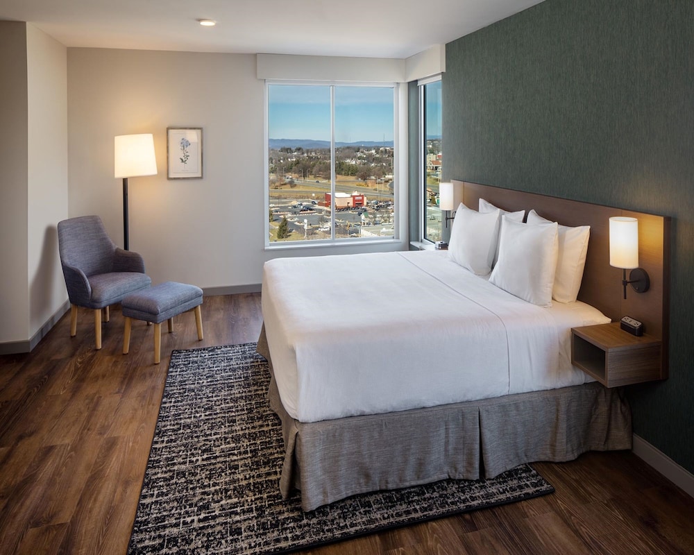 Hyatt Place Harrisonburg 4/44