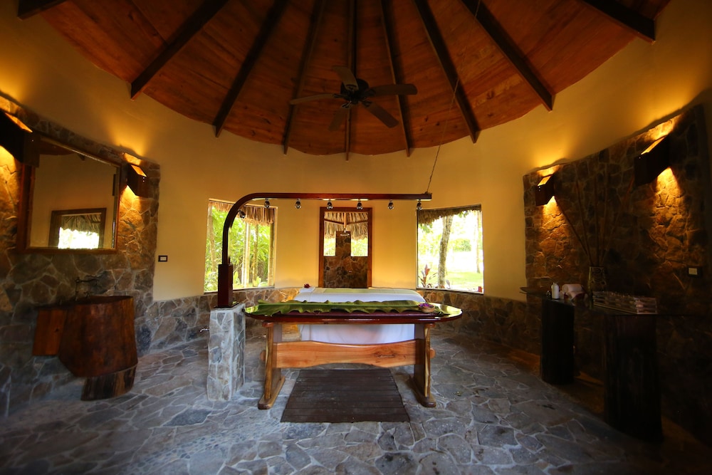 THE LODGE AT PICO BONITO 16/76